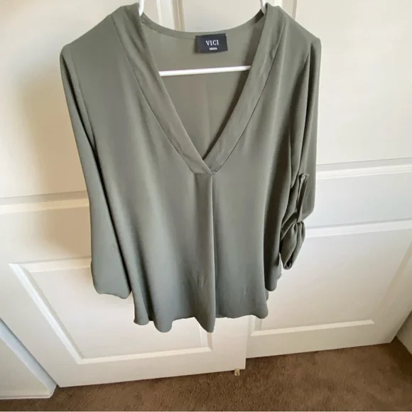 Vici Blouse - Picture 3 of 4